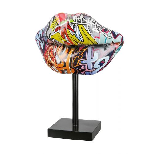Graffiti Kiss Sculpture