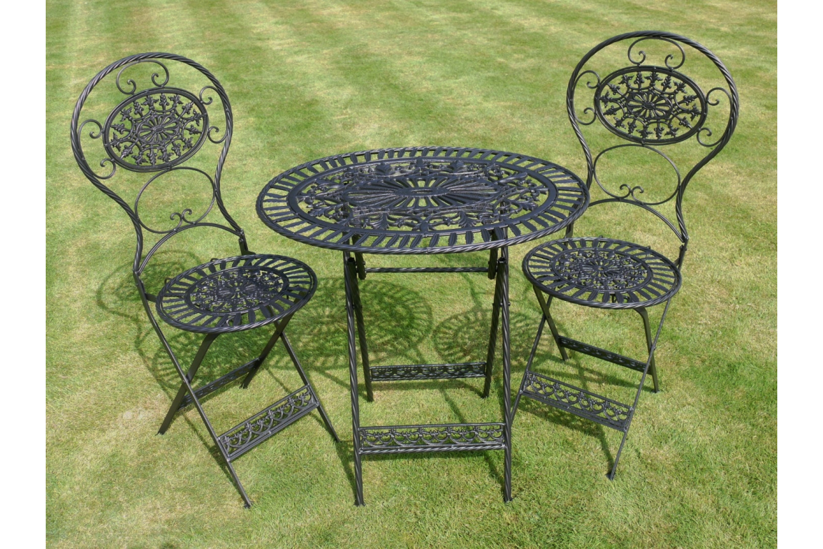 Oval Black Outdoor Table & Chair Set EXDISPLAY ONE ONLY Design