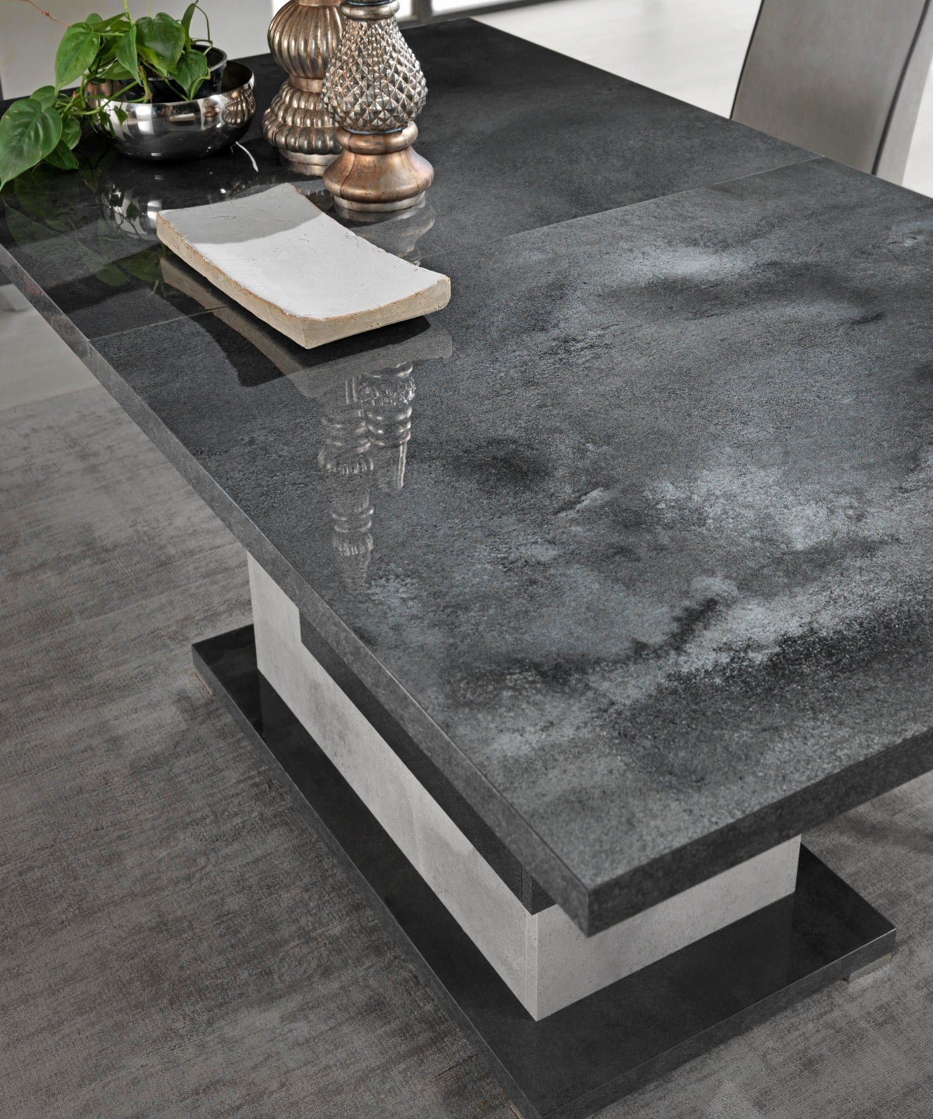 Hilt Extending Legged Dining Table